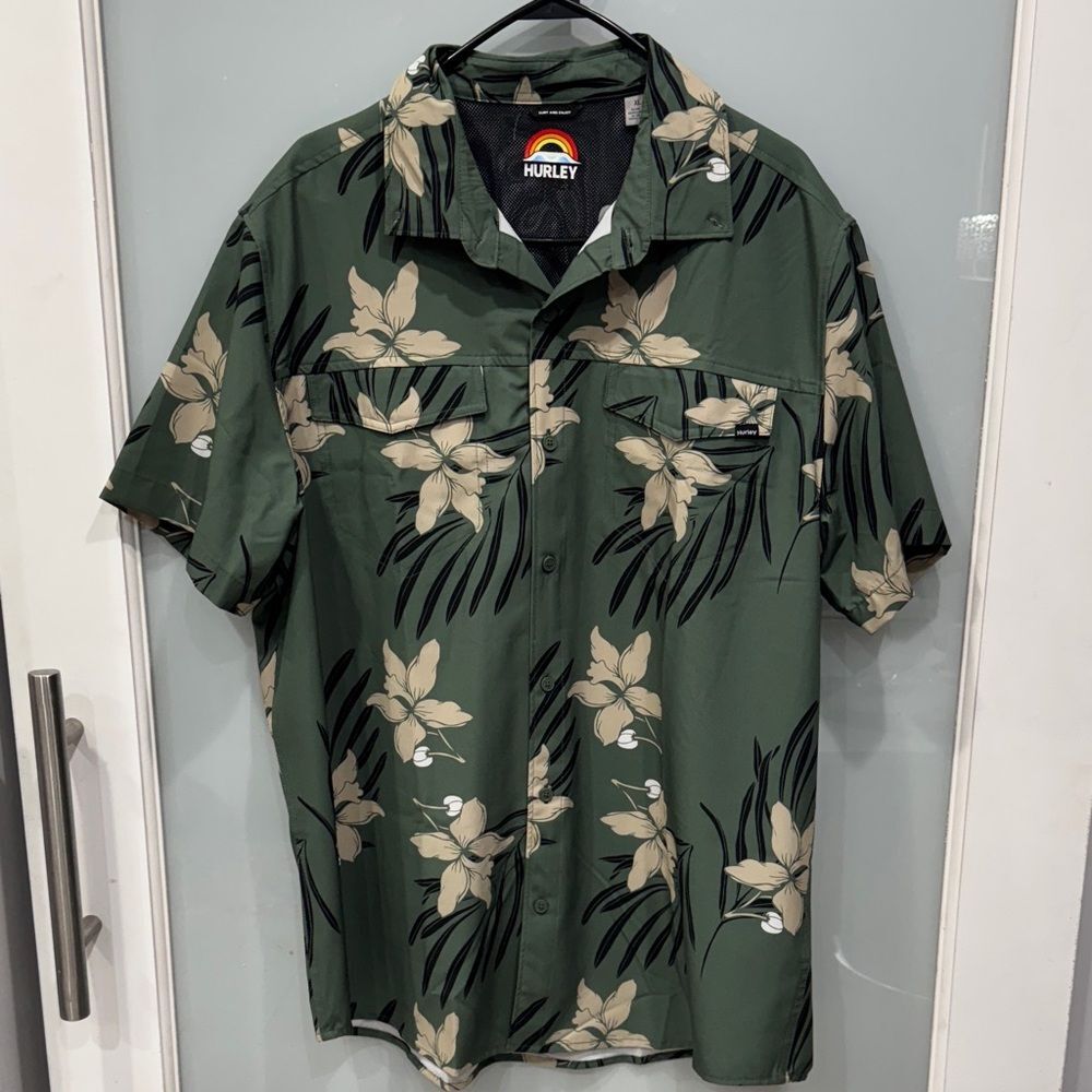 NWOT Hurley Hawaiian Casual Short Sleeve Shirt UPF50 4-Way Stretch Men's XL